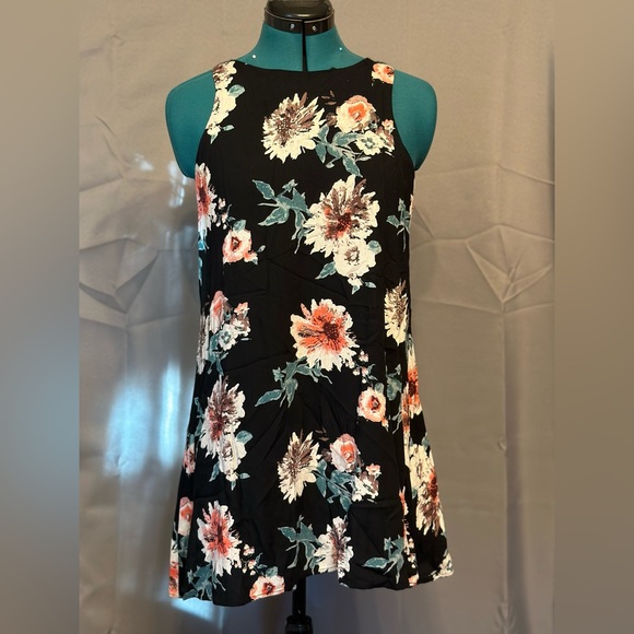 Cute Summer Dress - Picture 1 of 5